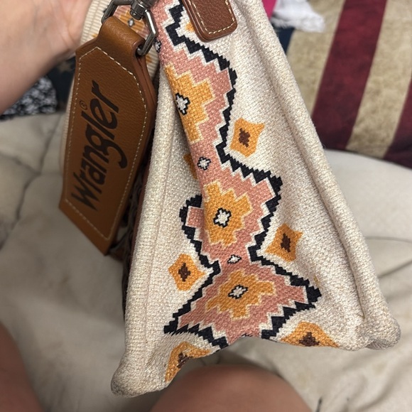 Wrangler Geometric Pattern Wallet - Picture 8 of 16